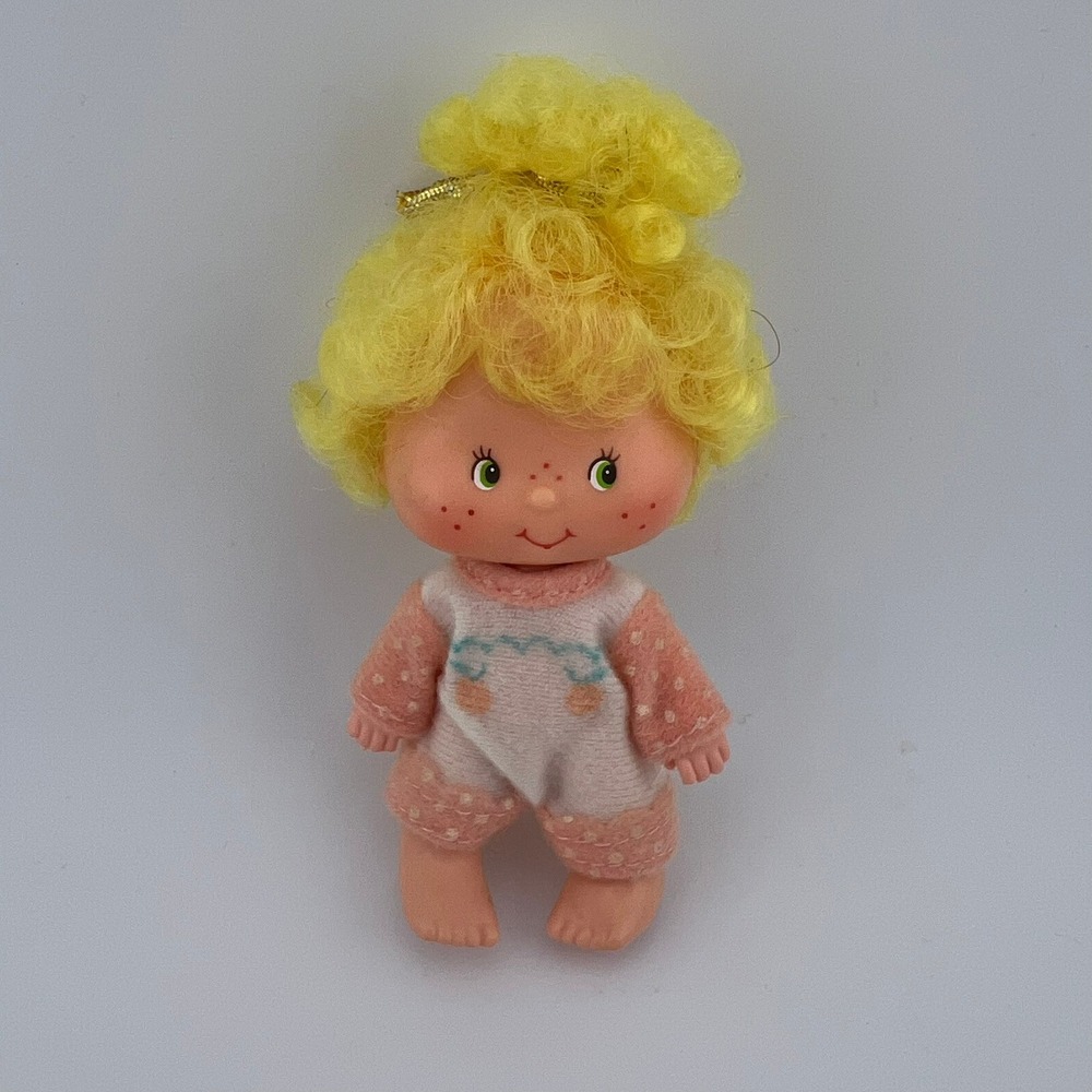 Vintage 1979 American Greetings‎ Strawberry Shortcake Doll Yellow Hair 4" Toy
